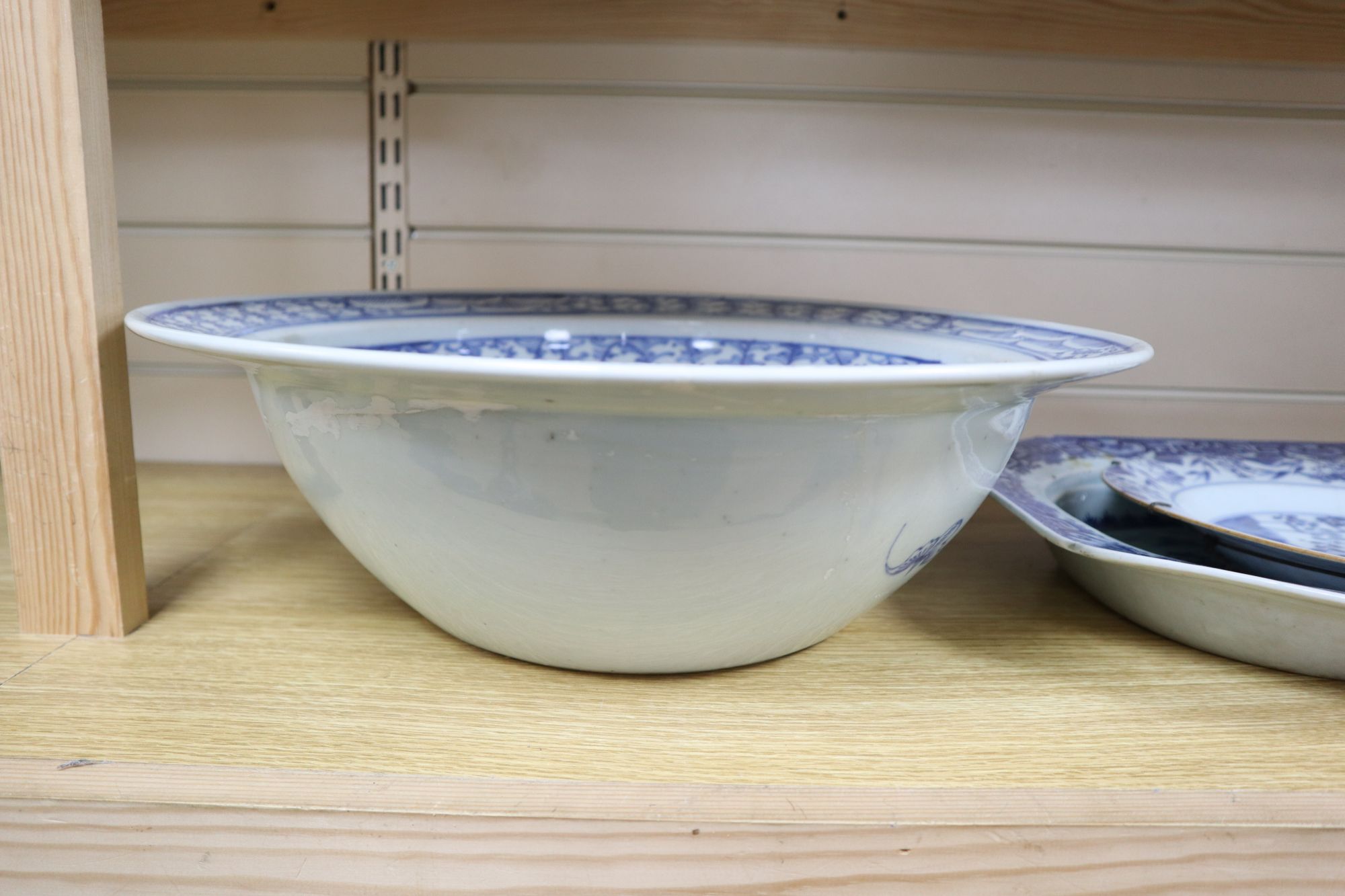 A Chinese blue and white bowl, three Chinese blue and white plates and an Imari plate, largest diameter 41.5cm